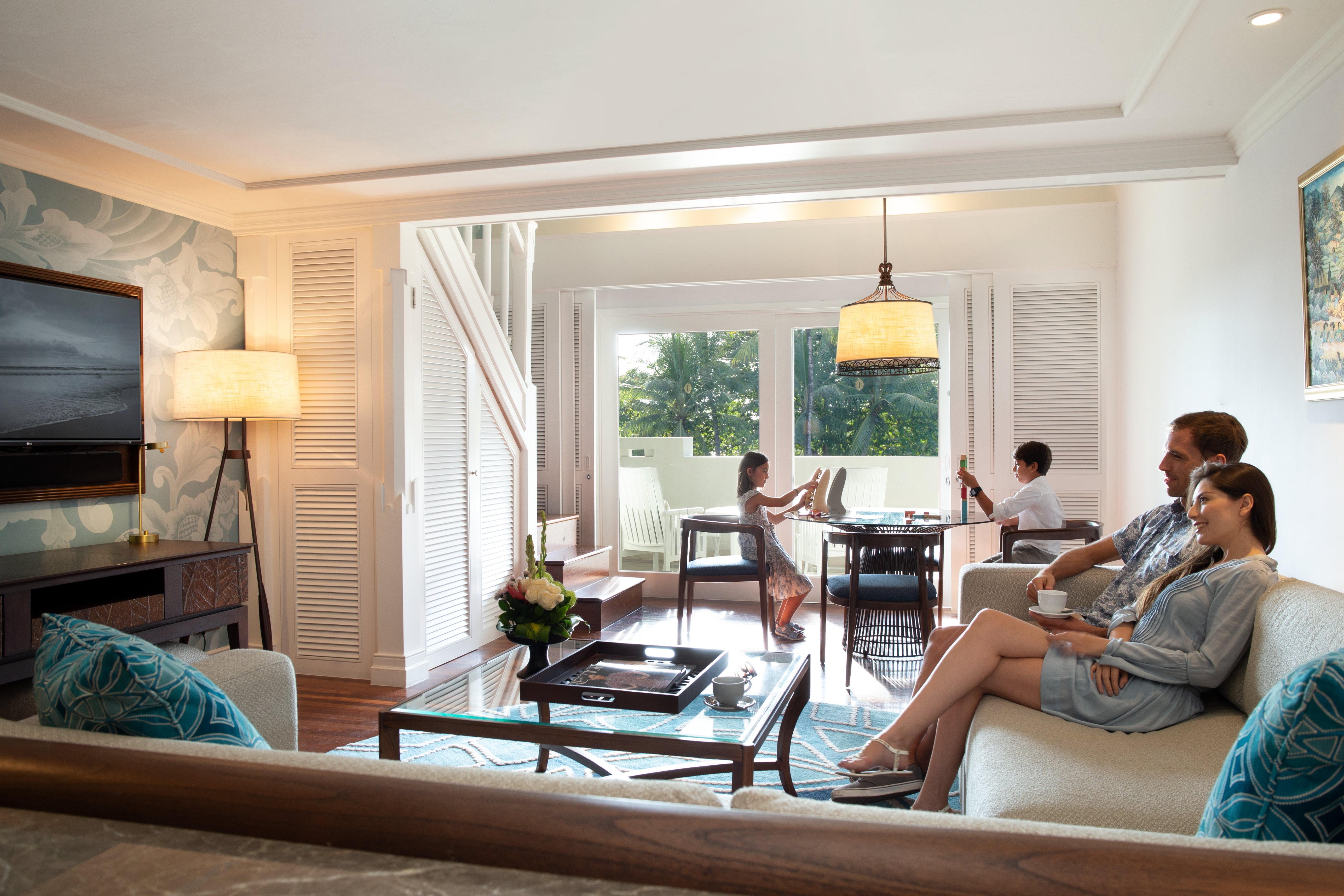 Intercontinental Bali Resort By Ihg Jimbaran Exterior foto A family in a living room