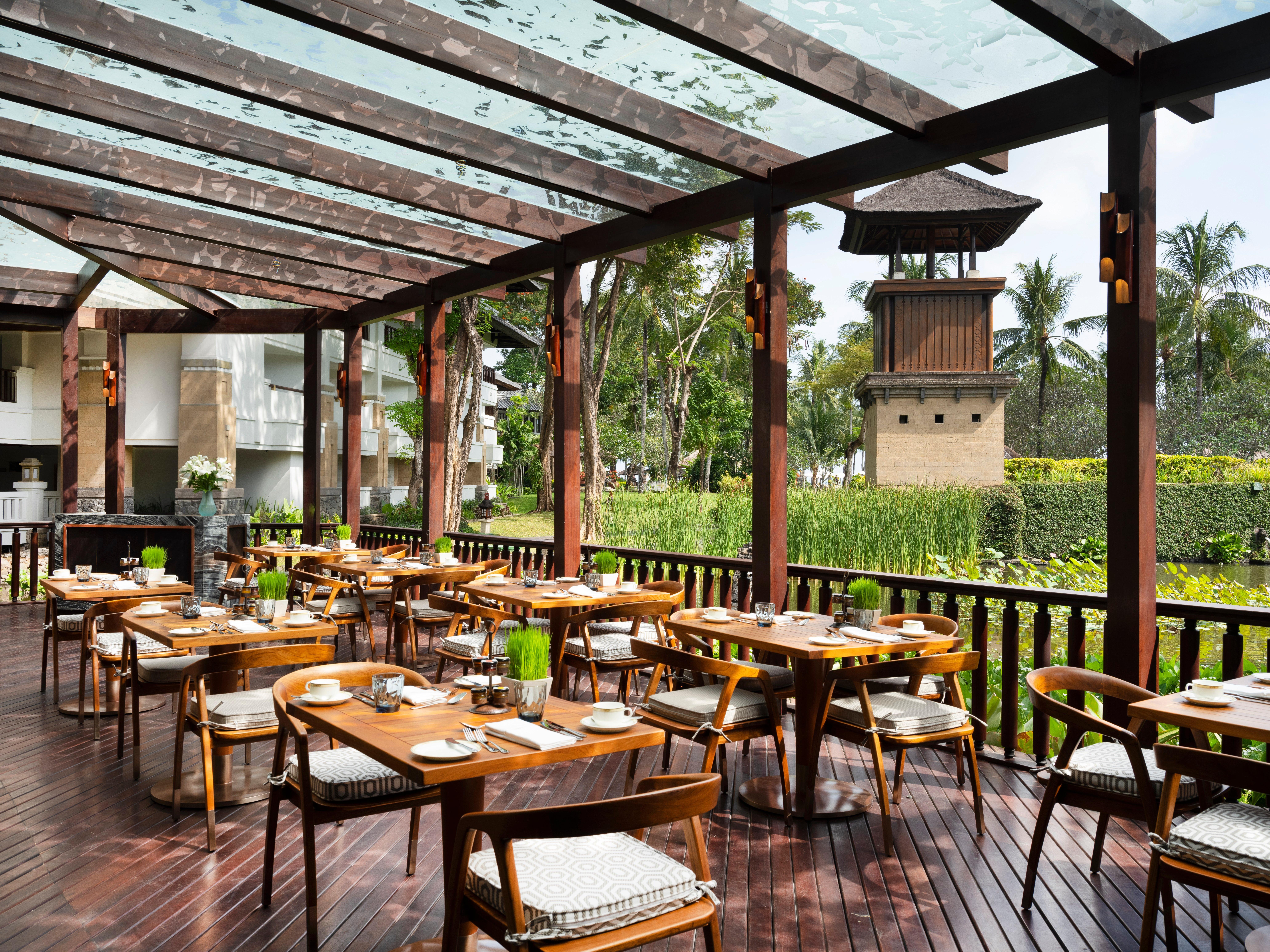 Intercontinental Bali Resort By Ihg Jimbaran Exterior foto The Deck Restaurant