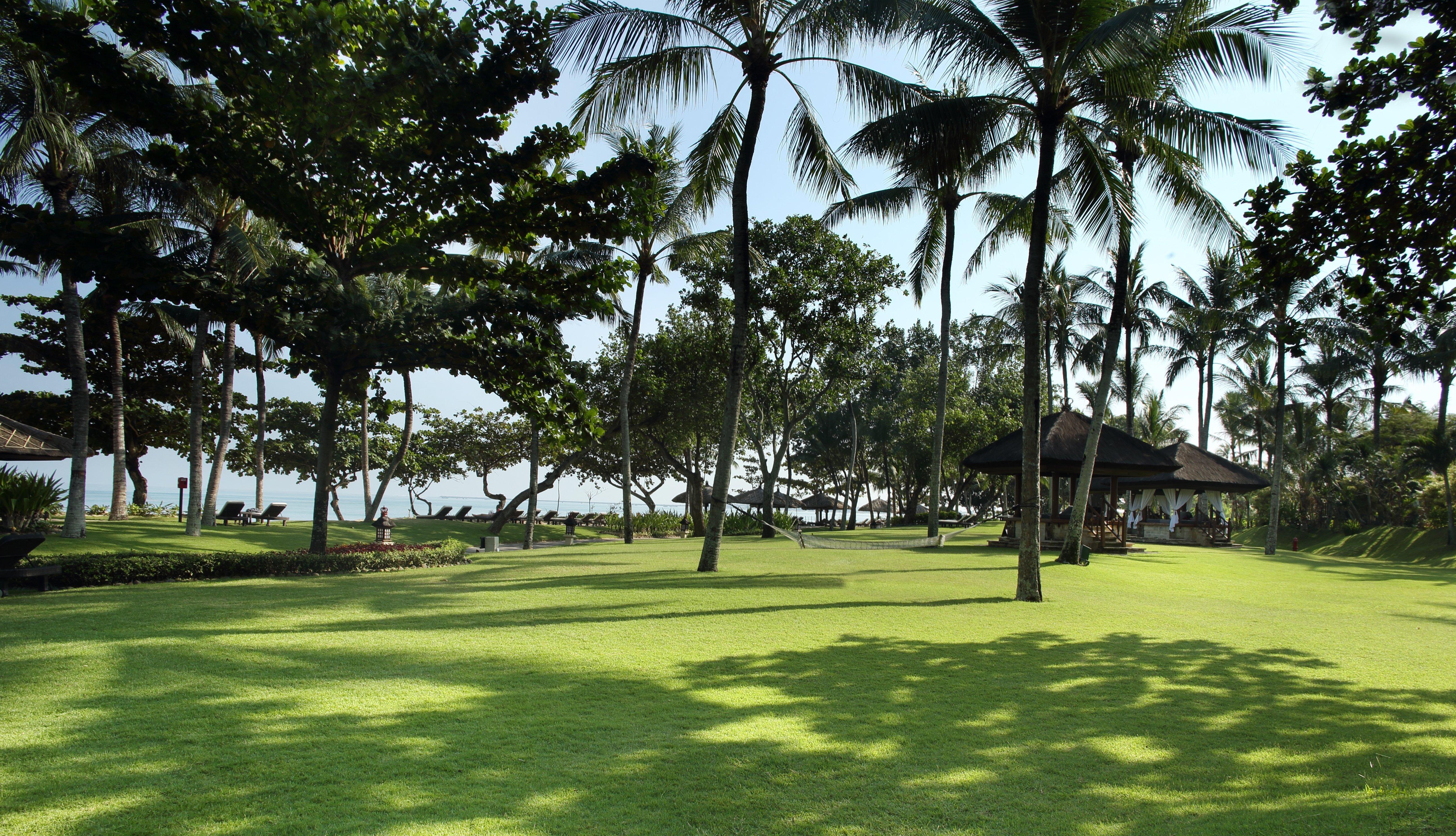 Intercontinental Bali Resort By Ihg Jimbaran Exterior foto The grounds of the resort
