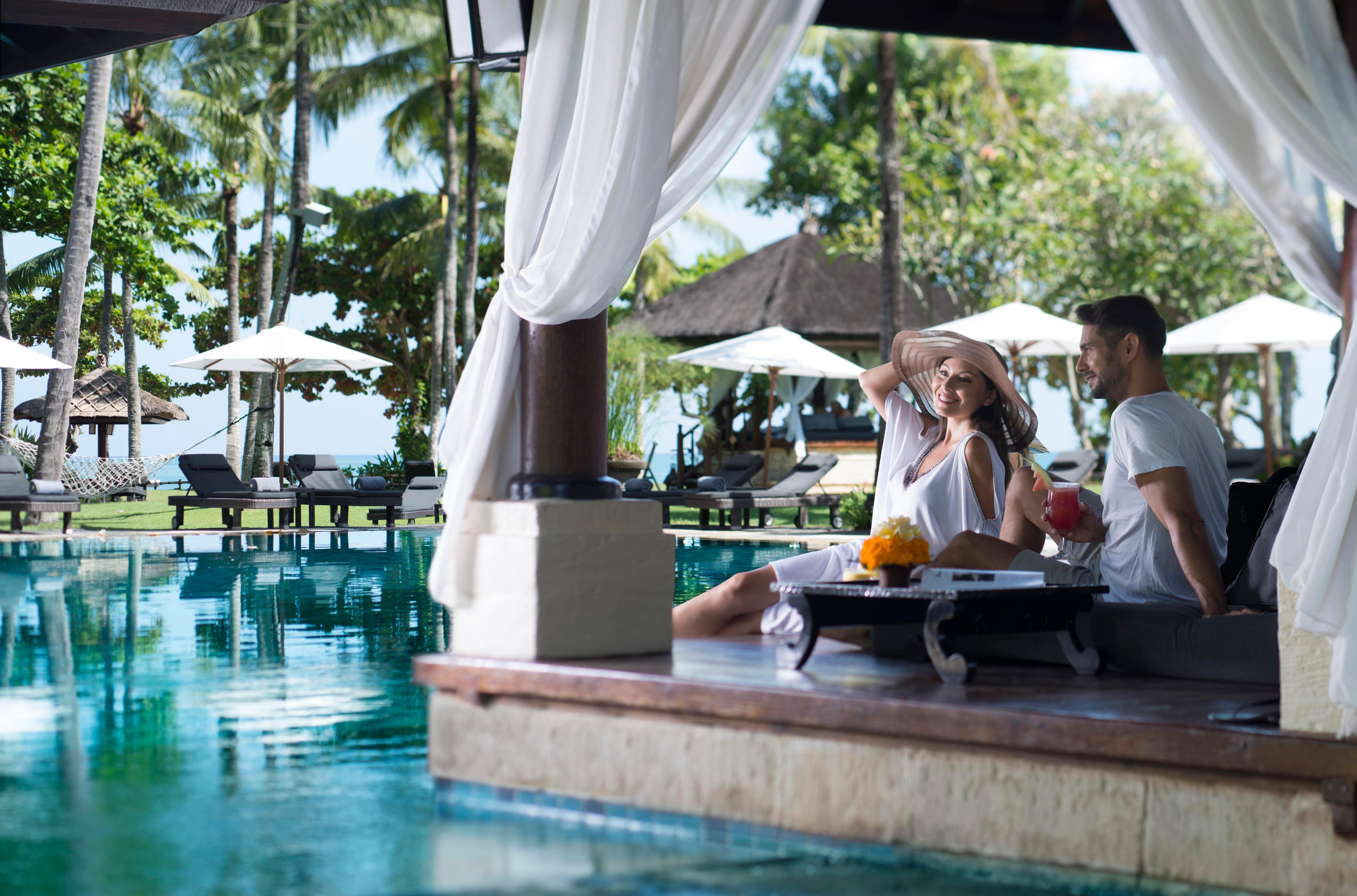 Intercontinental Bali Resort By Ihg Jimbaran Exterior foto The swimming pool at the resort