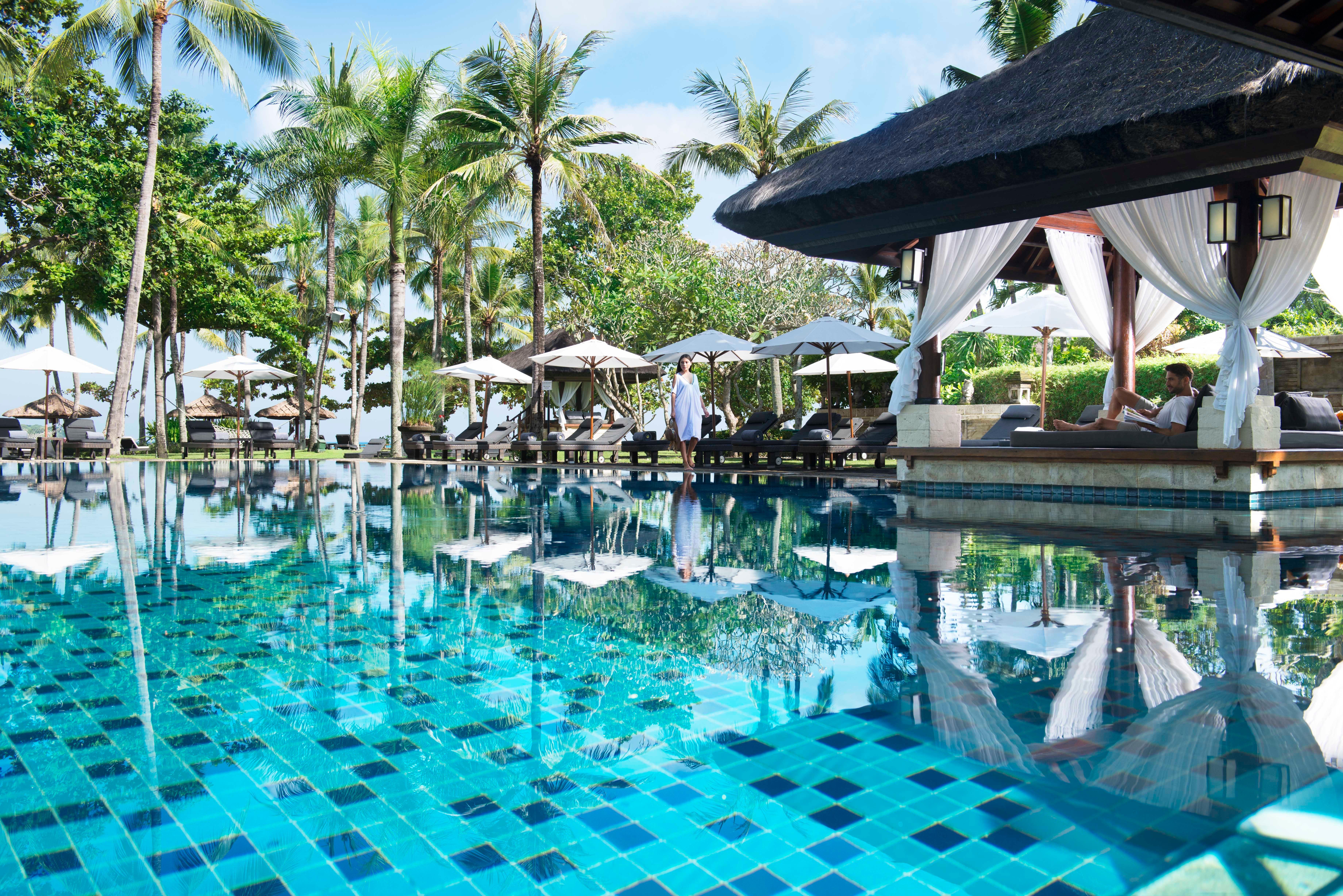 Intercontinental Bali Resort By Ihg Jimbaran Exterior foto The swimming pool at the resort