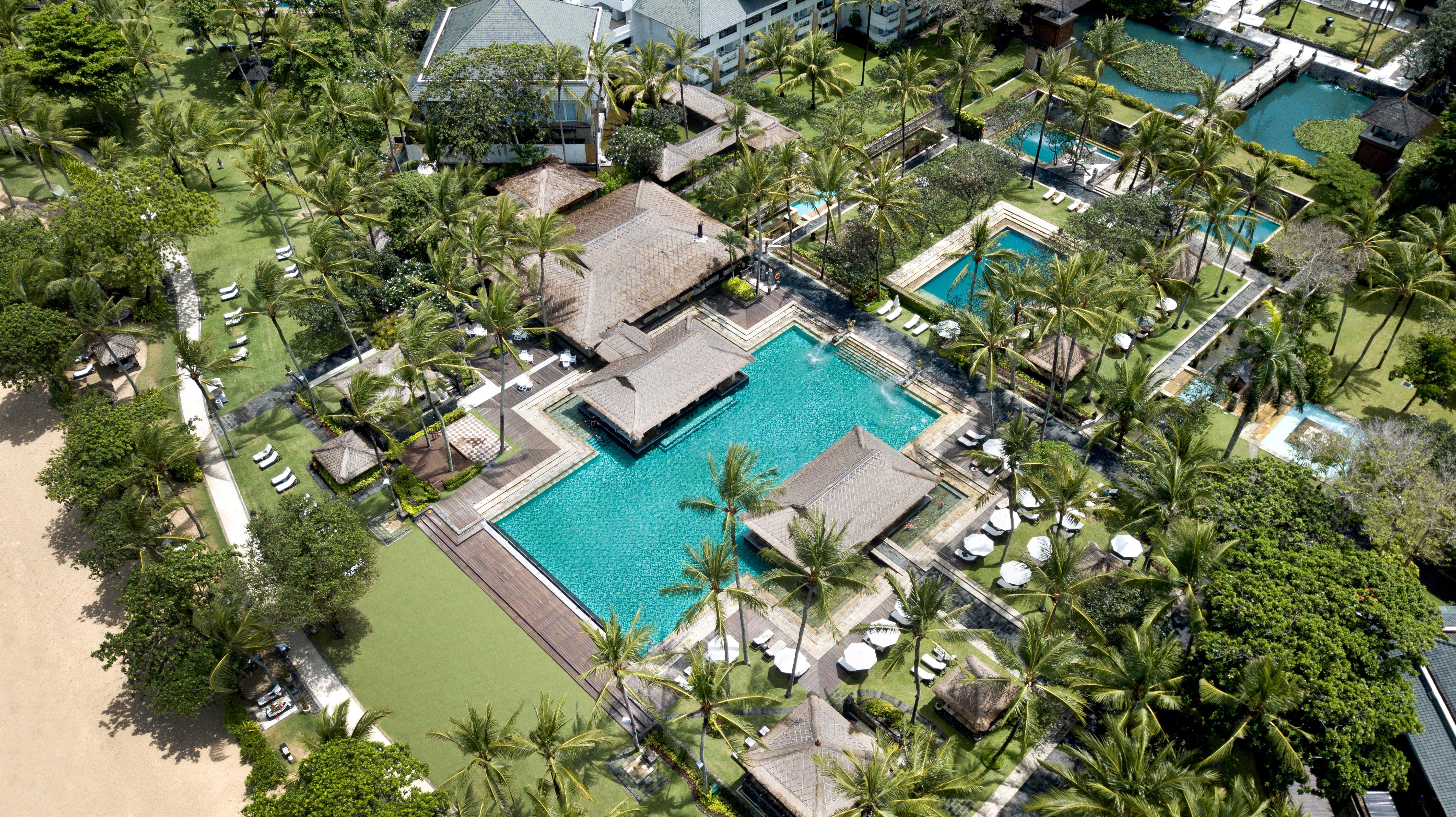 Intercontinental Bali Resort By Ihg Jimbaran Exterior foto Aerial view of the resort