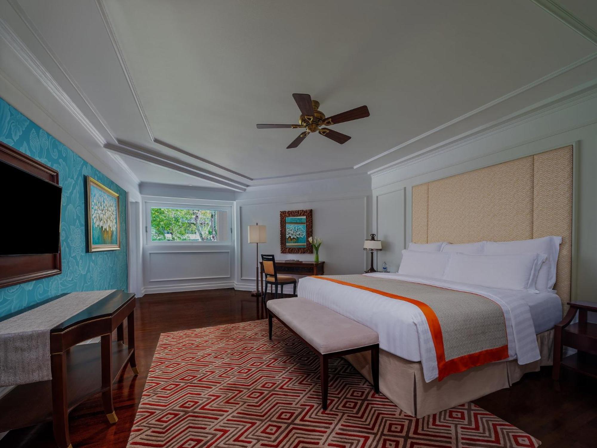 Intercontinental Bali Resort By Ihg Jimbaran Exterior foto A bedroom at The Oberoi, Mumbai