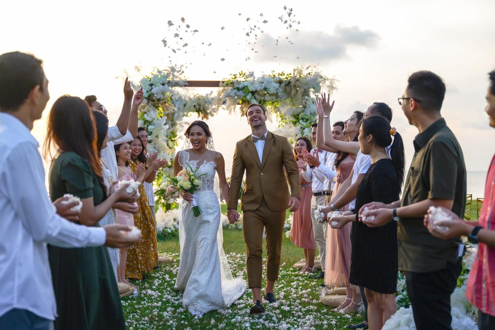 Intercontinental Bali Resort By Ihg Jimbaran Exterior foto A wedding in Vietnam